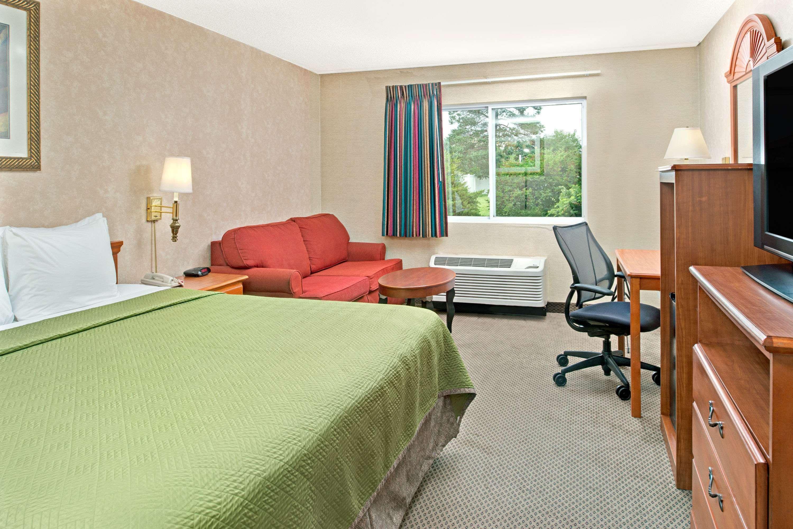 Travelodge By Wyndham Lincoln Airport I-80 Экстерьер фото